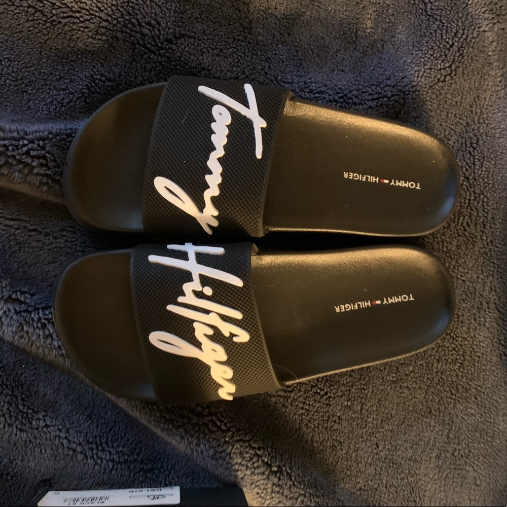 Tommy Hilfiger Delsie Slides Size 6 BRAND NEW